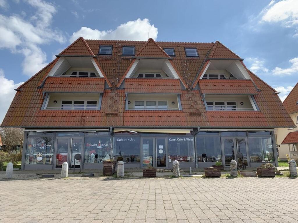 Ferienwohnung Hafenblick Wiek auf Ruegen Exterior photo