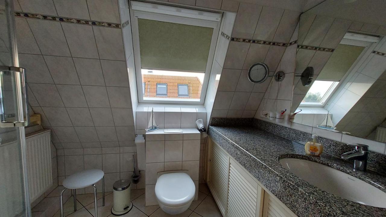 Ferienwohnung Hafenblick Wiek auf Ruegen Exterior photo
